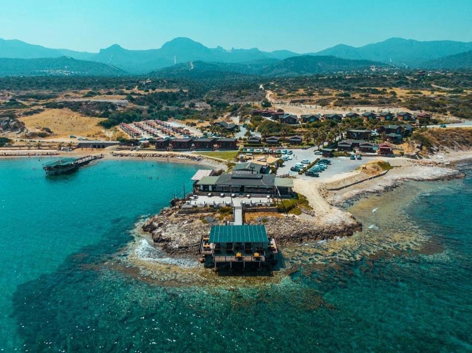 Zambak Holiday Village & Restaurant Superb Seafront Location ! Agios Georgios  Dış mekan fotoğraf